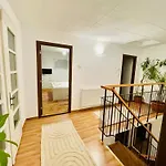 Londof Villa With Panoramic View