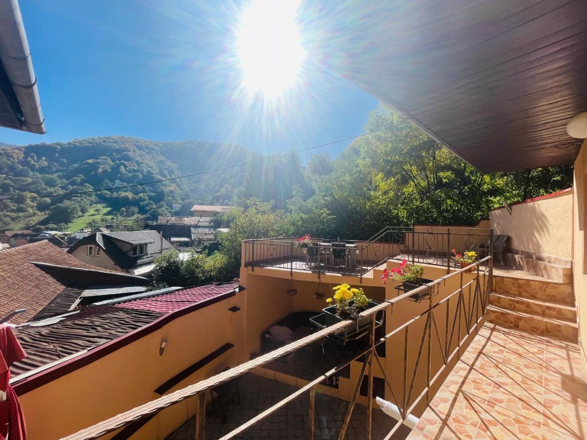 Londof With Panoramic View Villa *