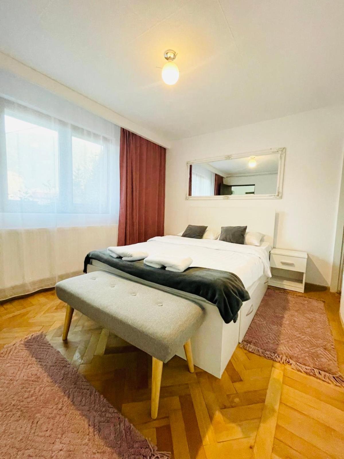 Londof With Panoramic View Villa *
