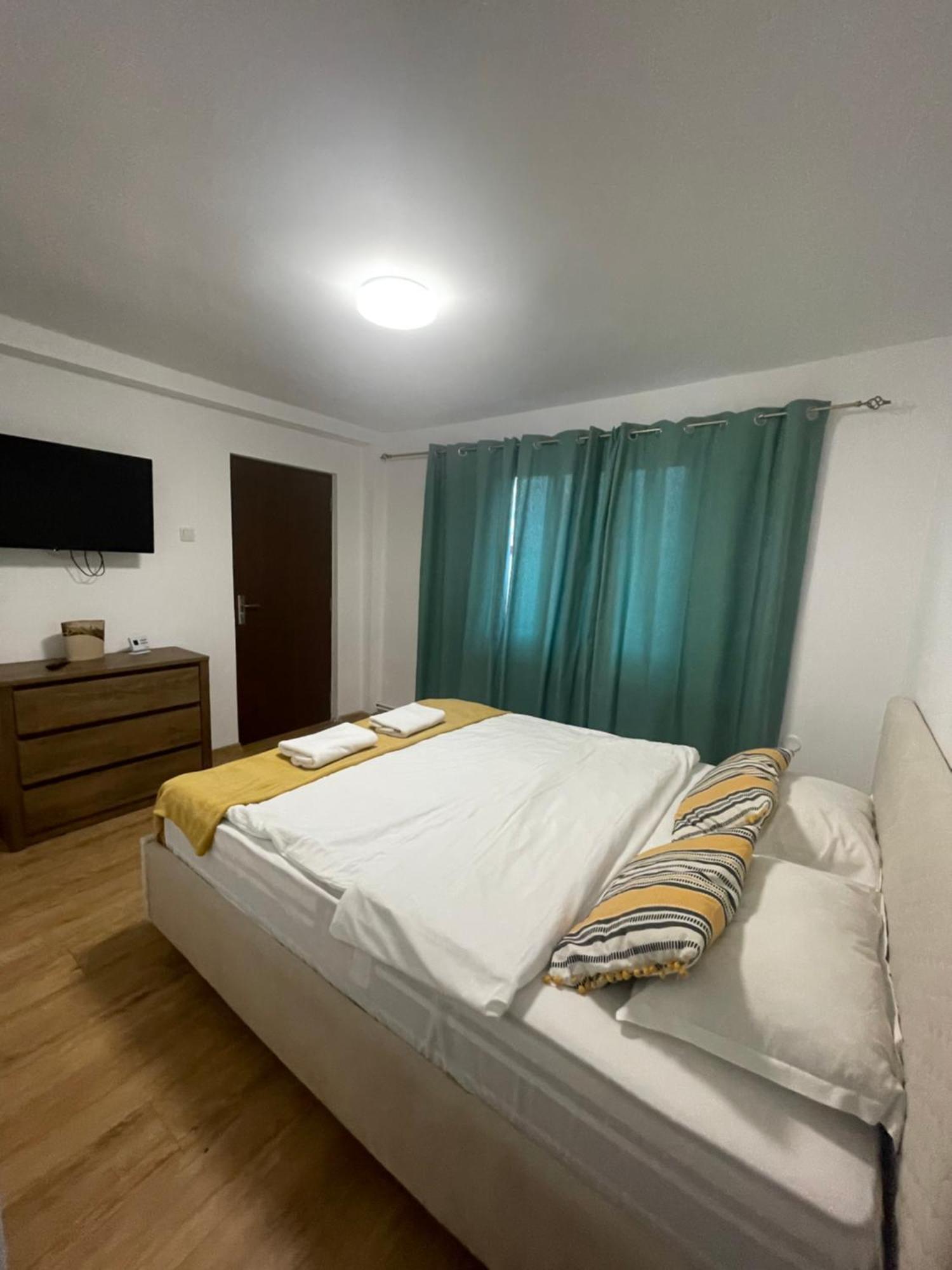 Londof With Panoramic View * Brasov