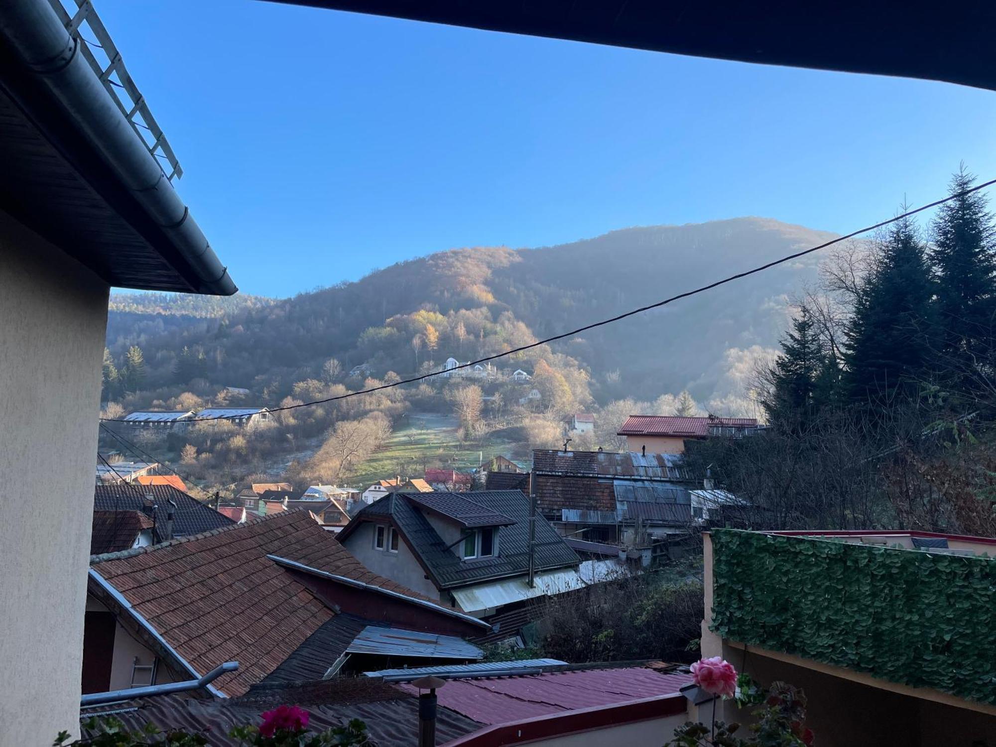 Londof With Panoramic View Villa
